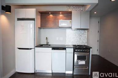 Main picture of 690 Bushwick Ave