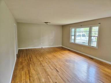 Main picture of 1640 Edgewood St NW