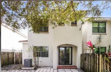 Main picture of 3720 SW 69th Ave
