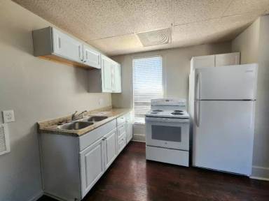 Main picture of 110 Midway Ave