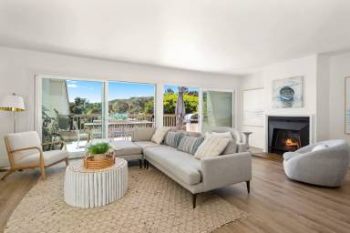 Main picture of 23926 De Ville Way