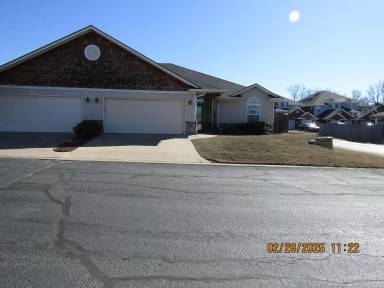 Main picture of 505 NW Fairway Villa Dr
