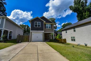 Main picture of 917 Carolina Ave