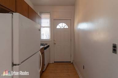 Main picture of 620-28 W Barry Ave