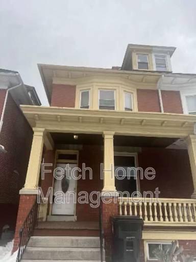 Main picture of 19 S 19th St