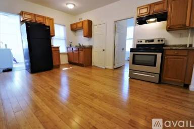 Main picture of 18 Seavey St