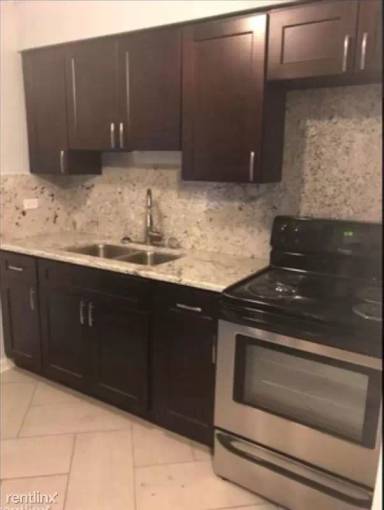 Main picture of 747 E 84th Pl