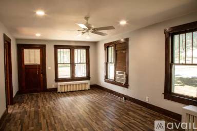Main picture of 202 S Ives St