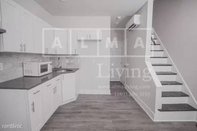 Main picture of 2145 S Daggett St