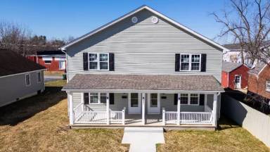 Main picture of 461 N Delphine Ave