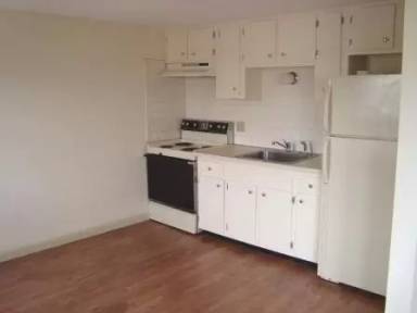 Main picture of 70 Center St