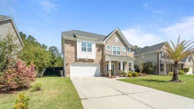 Main picture of 949 Castleoak Dr