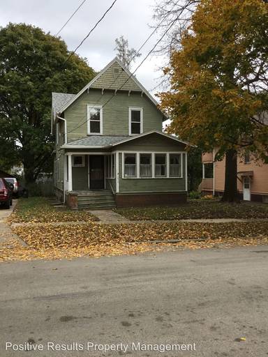 Main picture of 130 S Highland Ave