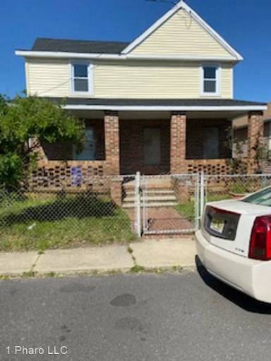 Main picture of 1 Pharo St