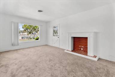 Main picture of 8020 Cowan Ave
