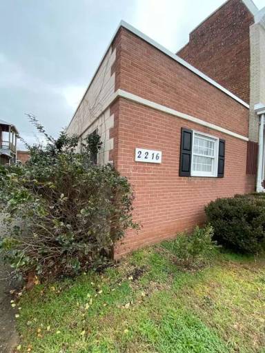 Main picture of 2216 W Grace St