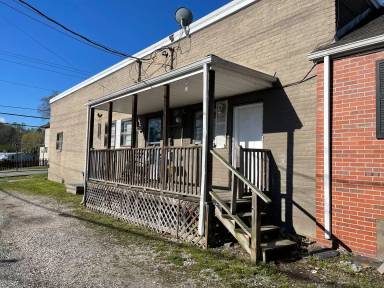 Main picture of 700 W 5th St