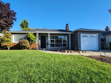 Main picture of 1548 Cottage Grove Ave