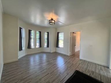 Main picture of 471 Central St
