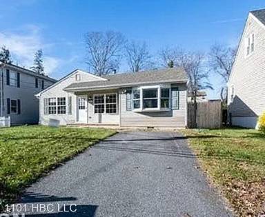 Main picture of 251 20th Ave