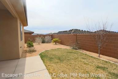 Main picture of 1081 N Lesa Ln
