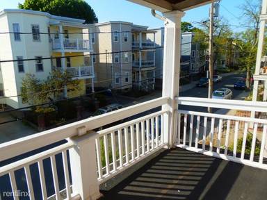 Main picture of 7 Belknap St
