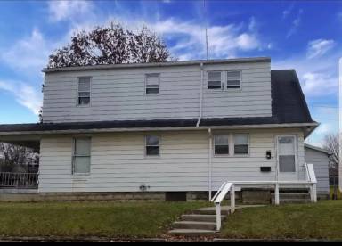 Main picture of 609 W Broadway St