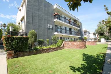 Main picture of 1831 Camden Ave