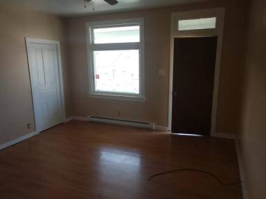 Main picture of 210 Oakland Ave