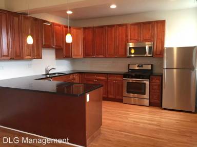 Main picture of 1421 W Rosemont Ave