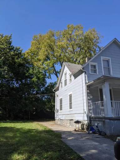 Main picture of 2006 Agnes Ave