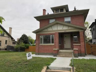 Main picture of 2201 N Race St
