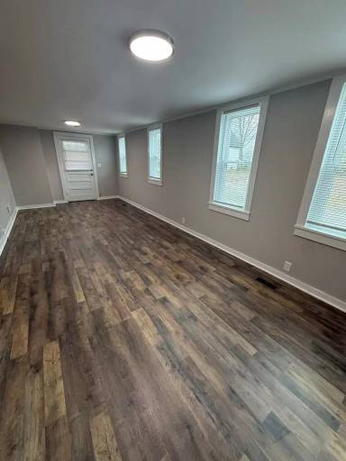 Main picture of 221 McCreary Hts