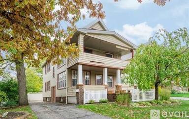 Main picture of 1563 Ridgewood Ave