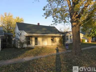 Main picture of 217 W Davidson Ave