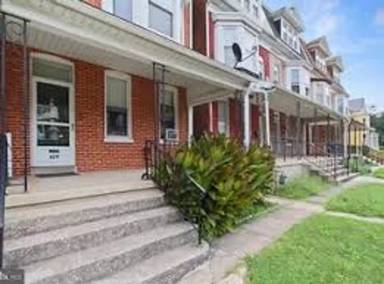 Main picture of 631 Roosevelt Ave