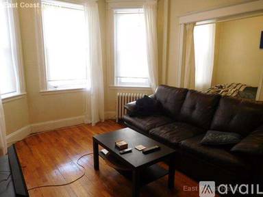 Main picture of 221 Kelton St