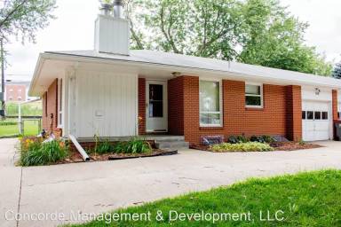 Main picture of 165 Wedgewood Dr