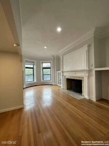Main picture of 470 Commonwealth Ave