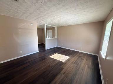 Main picture of 408 S College St