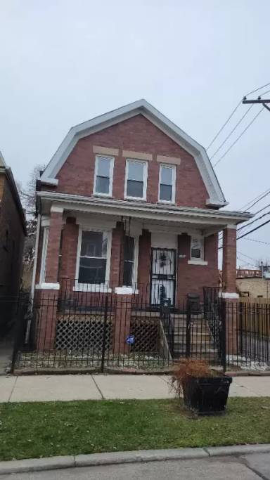 Main picture of 6714 S Champlain Ave
