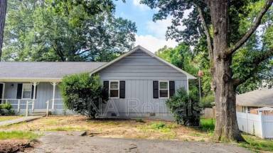 Main picture of 838 Wilson Cir SW