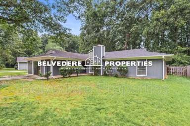 Main picture of 6 Bellows Ct