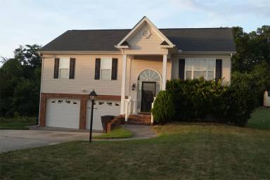Main picture of 520 Brummel Ln