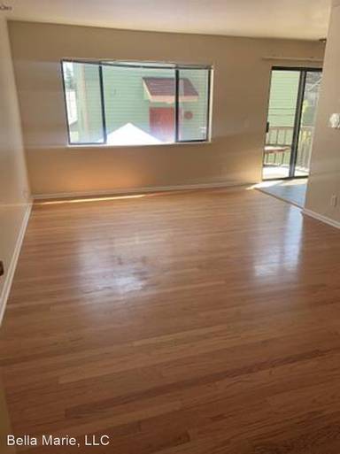 Main picture of 6512 Phinney Ave N