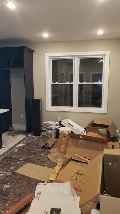 Main picture of 836 Jackson Ave