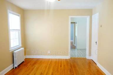 Main picture of 8401 Greenwood Ave