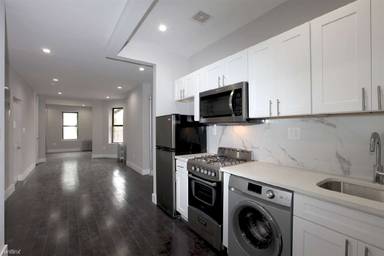 Main picture of 291 Pleasant Ave