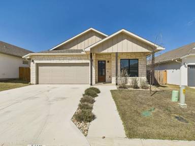 Main picture of 704 Cirrus Ln