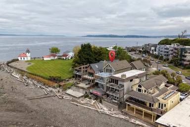 Main picture of 3221 Alki Ave SW